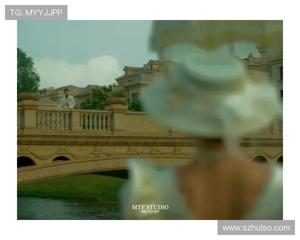 八月光影:一场不期而遇的浪漫与冒险